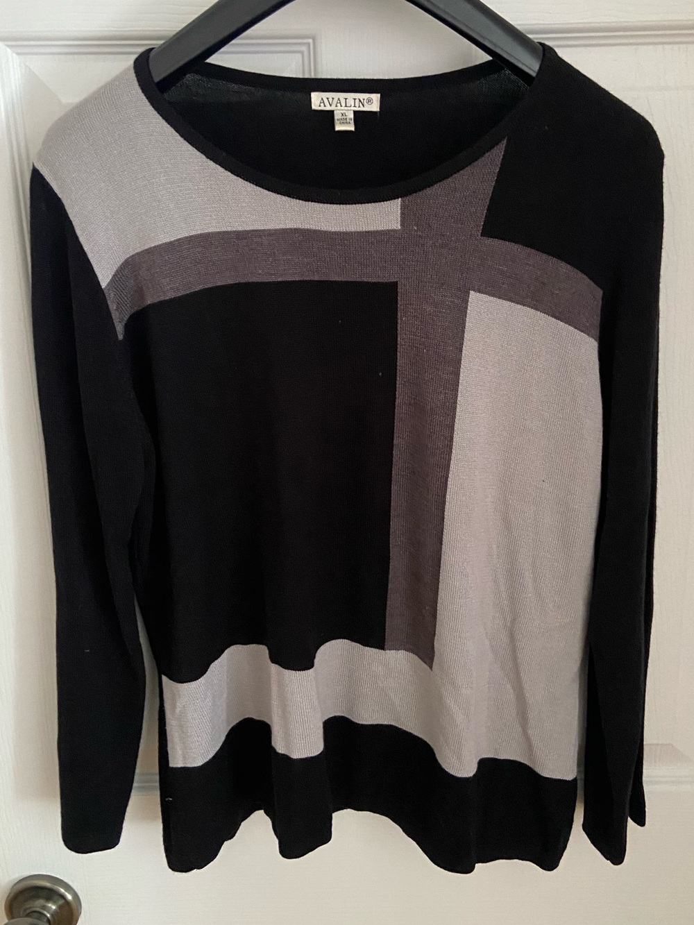 Avalin sweater